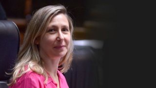 Myriam Bregman se mete al barro