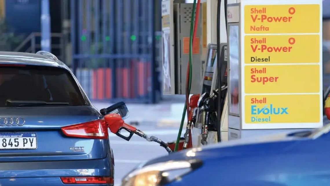 Por qué no baja la nafta en Argentina tras el acuerdo entre Estados Unidos e Irán