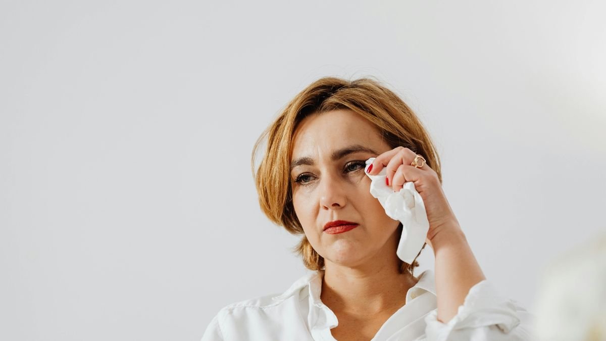 Menopausia y ojo seco: por qué es un síntoma habitual que muchas mujeres no identifican