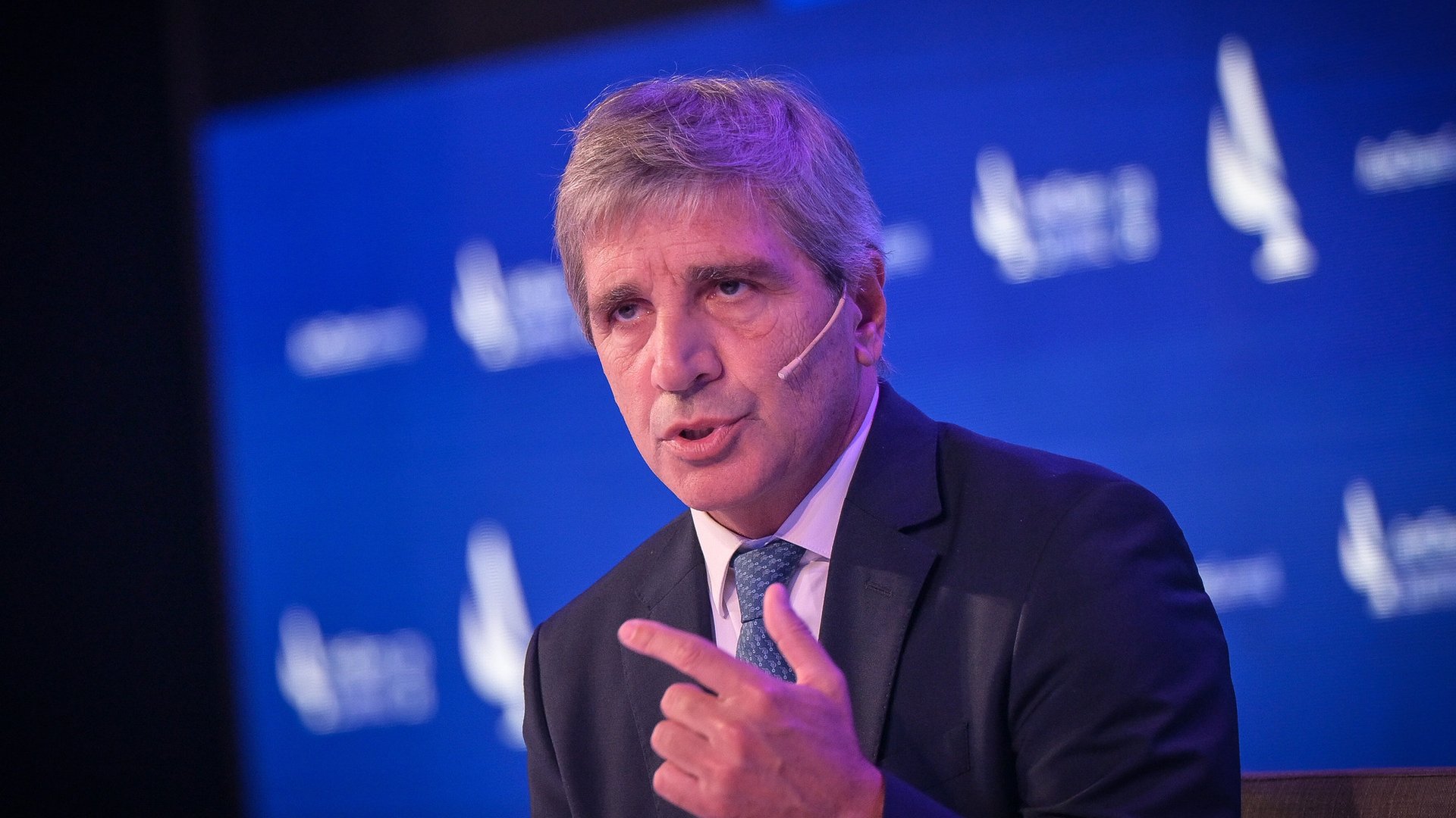 Tras conseguir las garantías, el Gobierno oficializó que avanza en un préstamo de bancos por US$ 5.000 millones