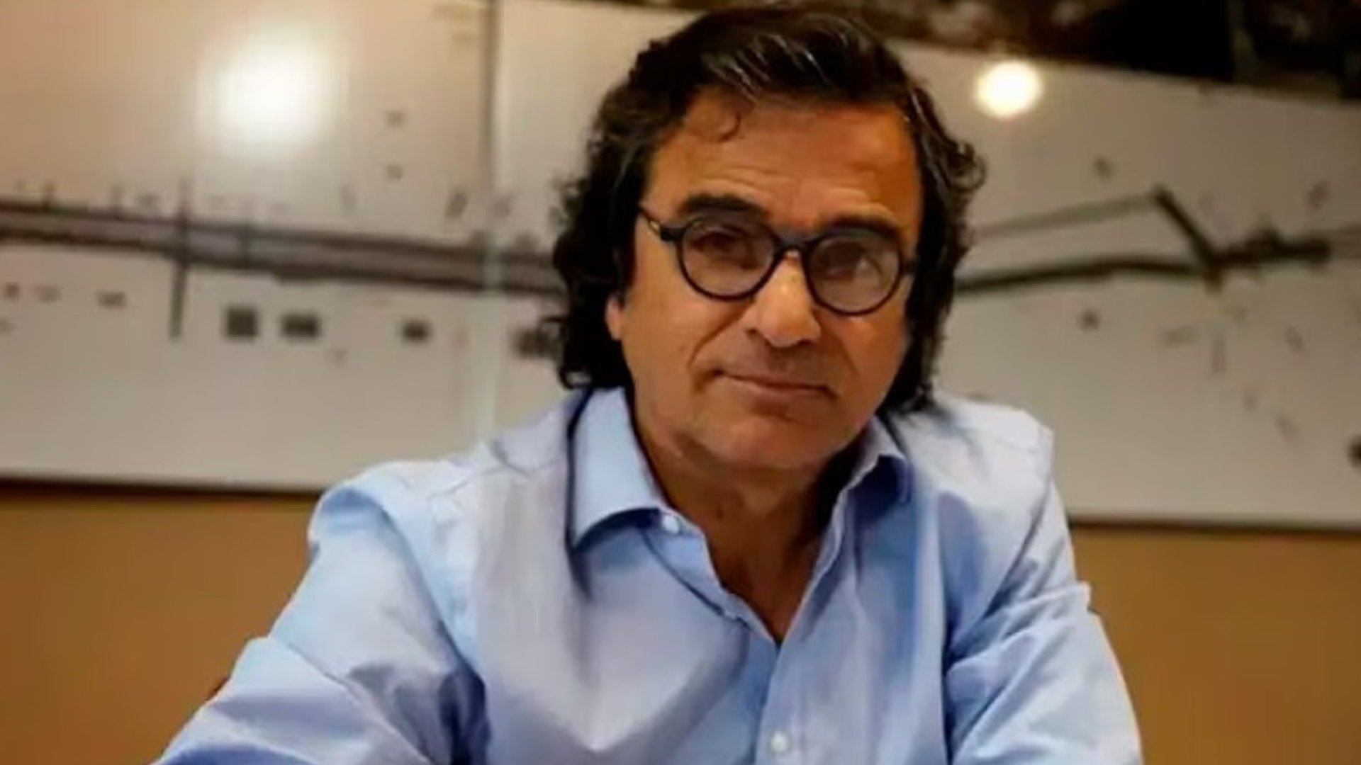 "Afuera Frugoni, respira Adorni": el Gobierno echó al funcionario que no declaró siete departamentos en Miami