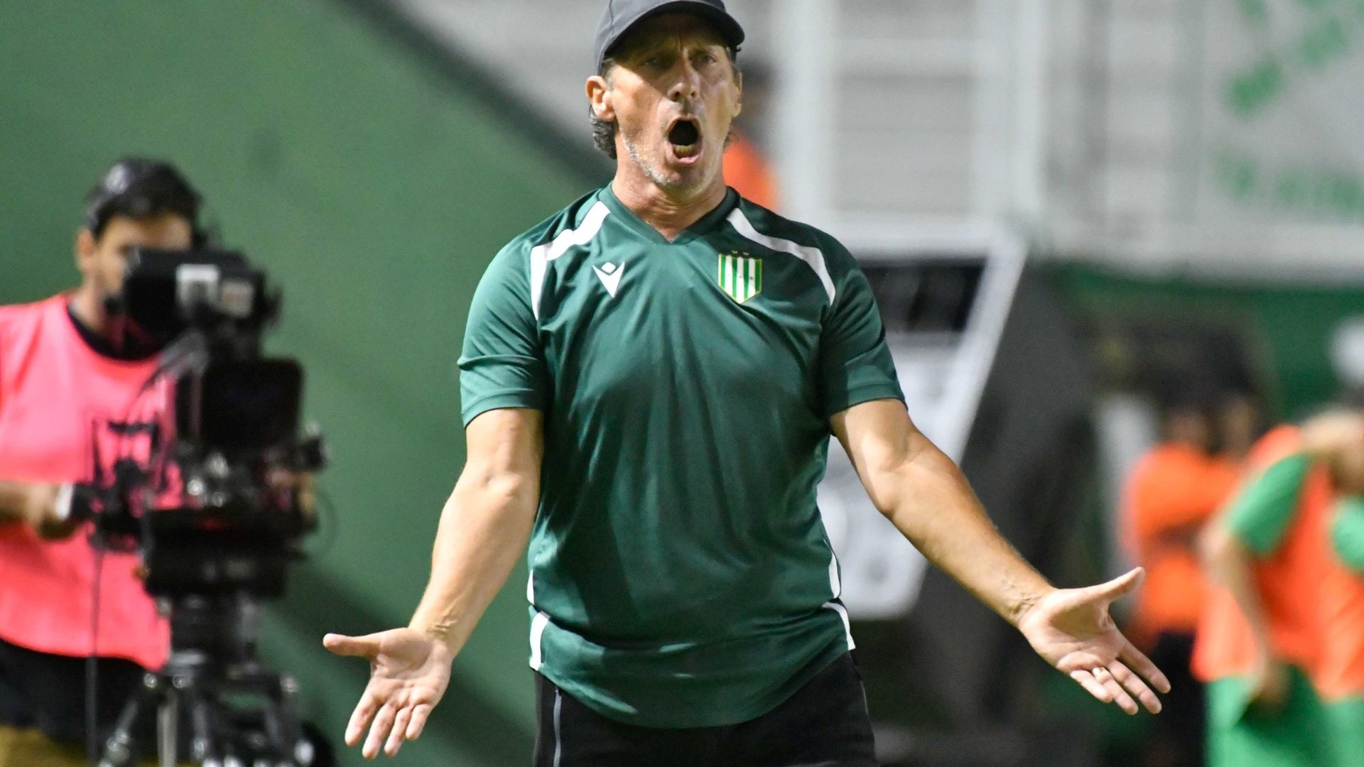 Troglio explotó contra los periodistas que piden su cabeza: "Están operando en mi contra, ¿adónde me tengo que ir?"