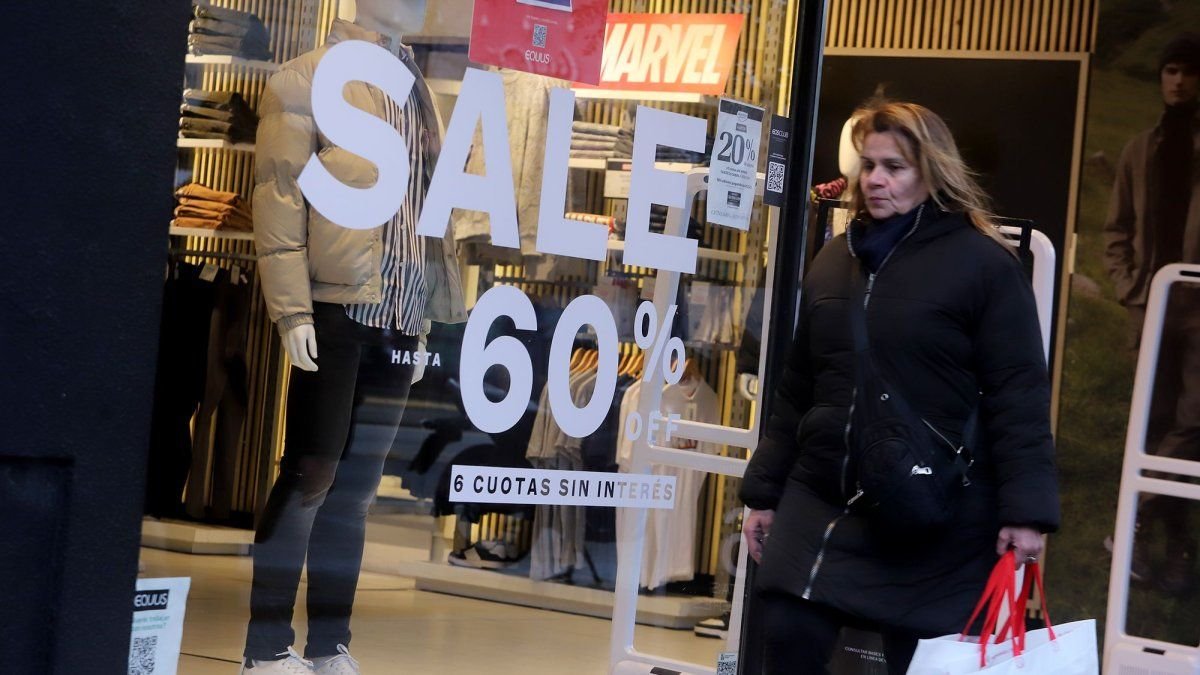 Efecto IPC: el gasto de los hogares avanzó 0,7% mensual en mayo, pero el consumo masivo sigue en niveles bajos