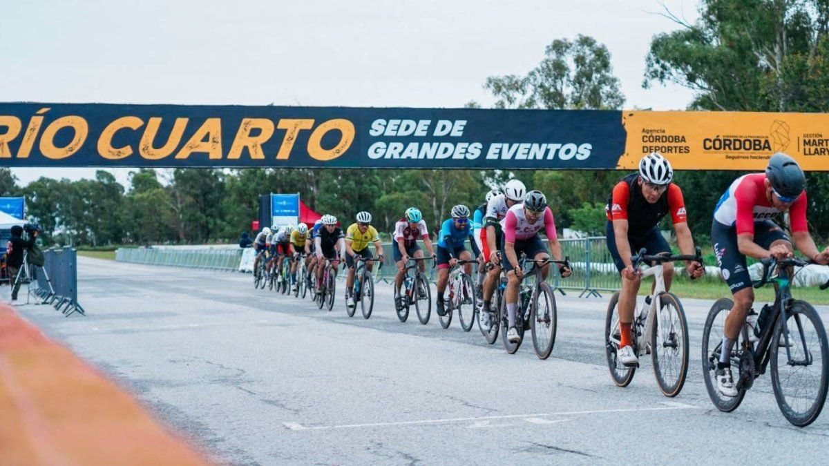 Río Cuarto volvió a escena con el Argentino de Ruta 2026 y reunió a más de 250 ciclistas