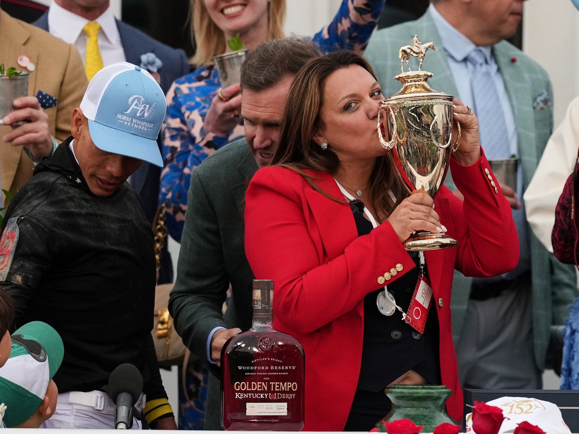 Un Derby de Kentucky para la historia: Cherie DeVaux se convirtió en la primera mujer en ganar como entrenadora con Golden Tempo
