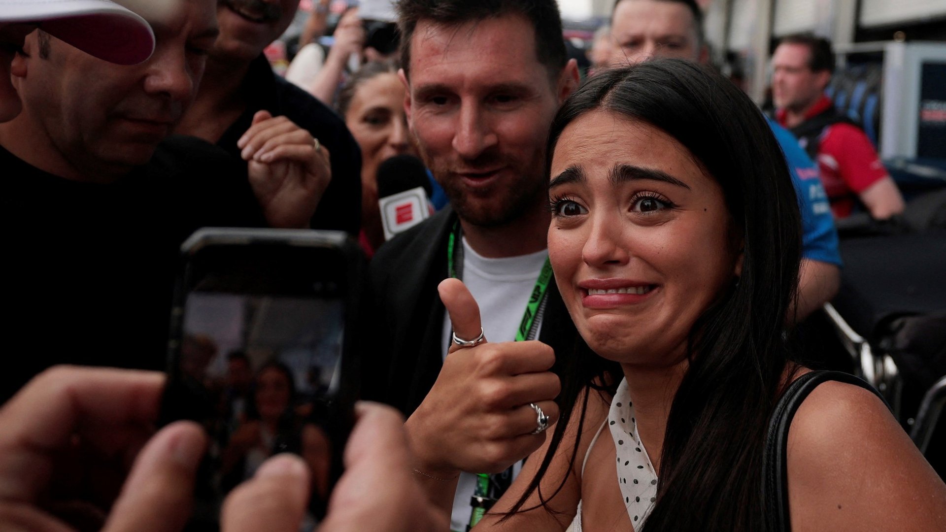 La novia de Franco Colapinto y su increíble reacción al cruzarse con Lionel Messi