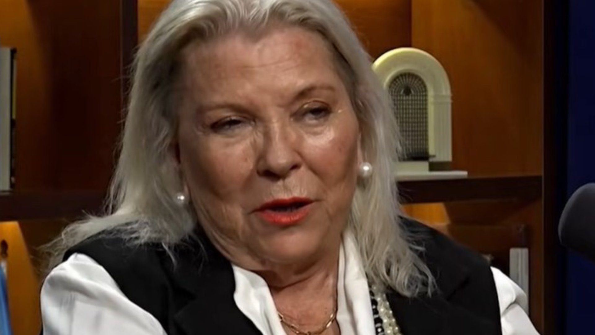Elisa Carrió y una dura advertencia contra Milei y Peter Thiel: habló de un "experimento social" y llamó a resistir