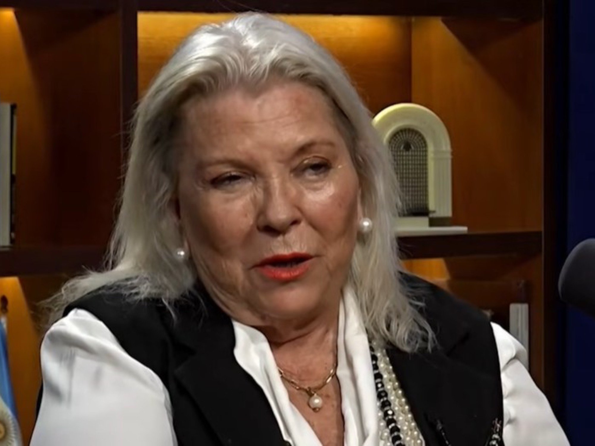 Elisa Carrió y una dura advertencia contra Milei y Peter Thiel: habló de un "experimento social" y llamó a resistir