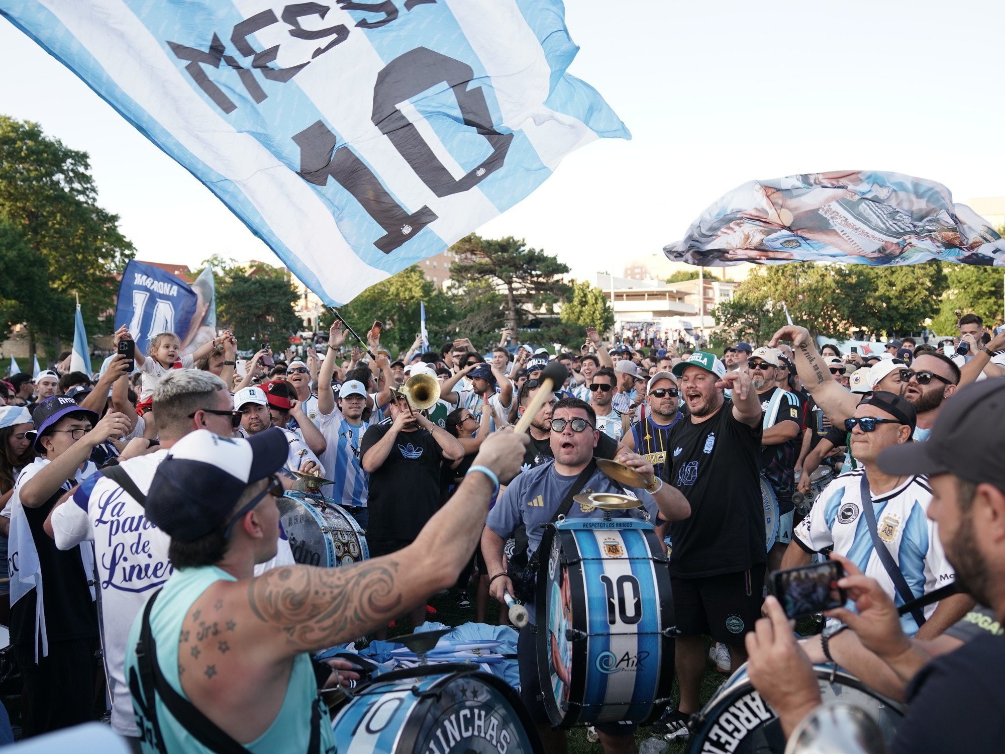 La marea argentina ya se siente en el Mundial 2026: banderazo masivo en Kansas City antes del debut