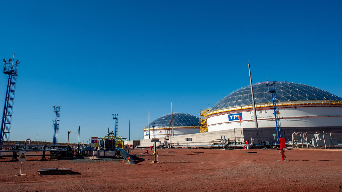 Vaca Muerta impulsa el récord exportador: combustibles y energía ya explican casi la mitad del superávit comercial